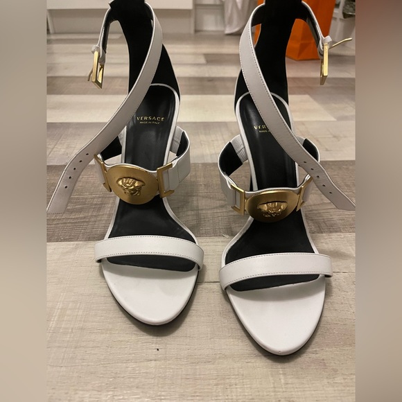 Versace Medusa Heels - Picture 10 of 10